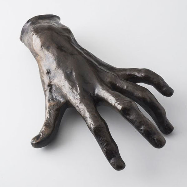 Руки в скульптуре