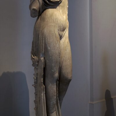 Античная скульптура женский торс